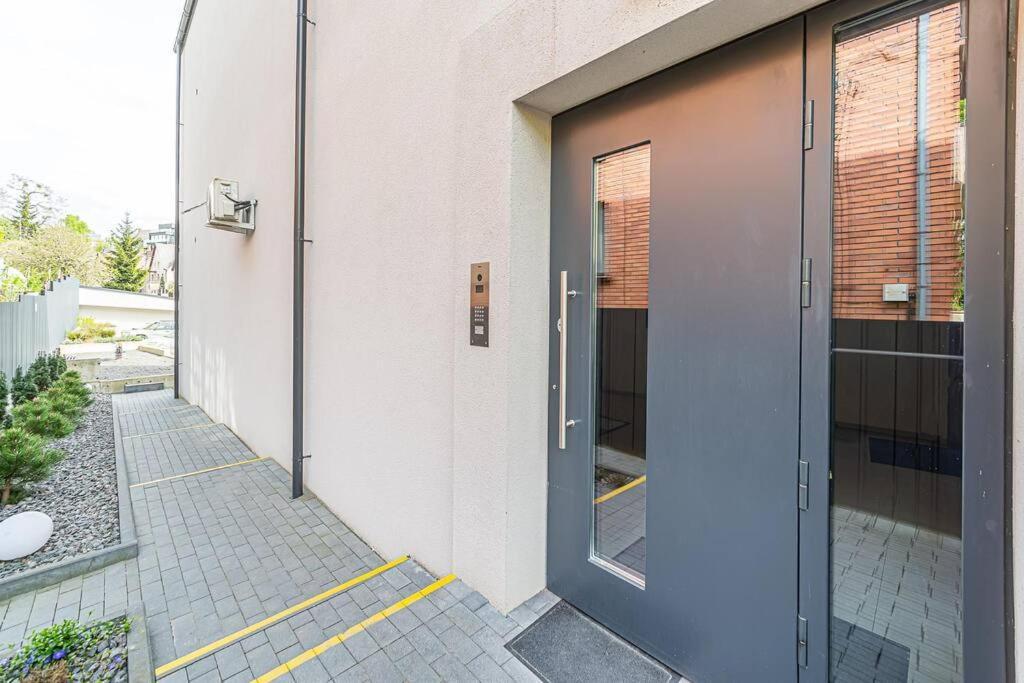 Sky Apartment With Free Parking And Balcony & Ac Kaunas Exterior photo